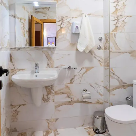 Supreme Victoria Hotel 3*