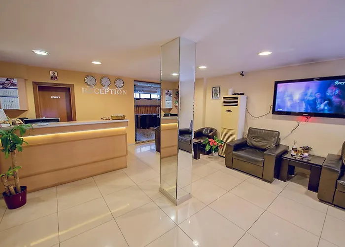 Hotel Supreme Victoria