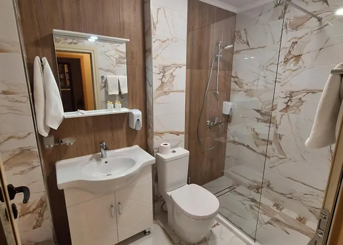 Hotel Supreme Victoria 3*