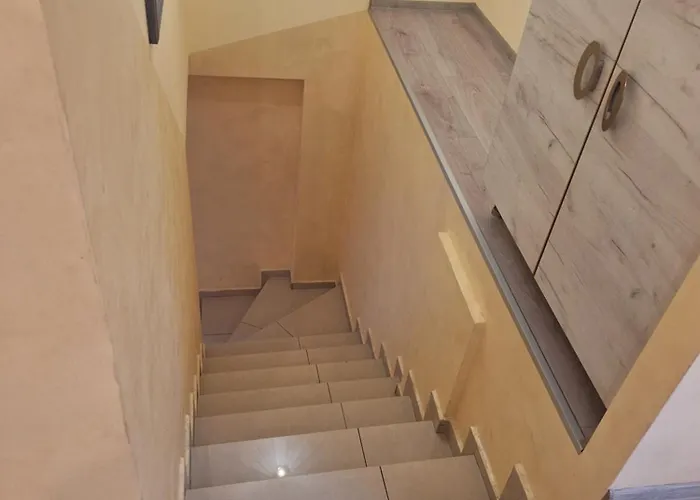 Hotel Supreme Victoria