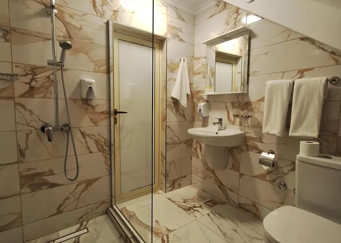 Hotel Supreme Victoria 3*