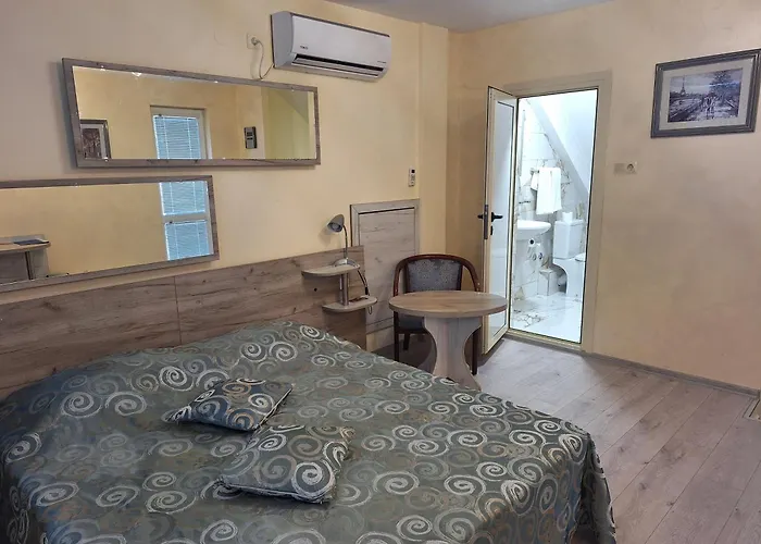 Hotel Supreme Victoria 3*