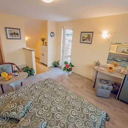 Supreme Victoria 3* فارنا