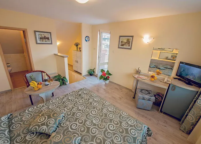 Supreme Victoria 3* فارنا